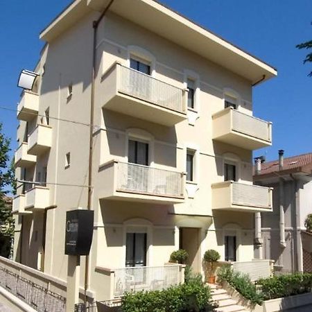 Residence Caterina กัตตอลิกา ภายนอก รูปภาพ
